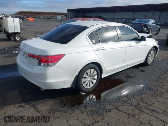 2011 Honda Accord LX z VIN 1HGCP2F36BA056352, wystawiony jako IAAI lot #43311331 z przebiegiem 196 125 mil mil oraz . Historia ofert i sprzedaży dostępna na DreamBid. Obrazek 4.