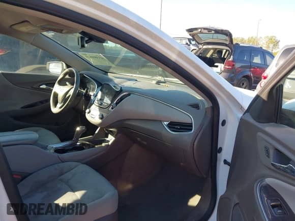 2016 Chevrolet Malibu LT z VIN 1G1ZE5ST5GF333677, wystawiony jako IAAI lot #43380023 z przebiegiem 123 325 mil mil oraz . Historia ofert i sprzedaży dostępna na DreamBid. Obrazek 5.