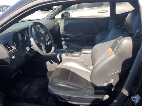 2008 Dodge Challenger SRT-8 z VIN 2B3LJ74W18H289514, wystawiony jako Copart lot #53910765 z przebiegiem 34 594 mil mil oraz Szkoda całkowita • Salvage title. Historia ofert i sprzedaży dostępna na DreamBid. Obrazek 7.