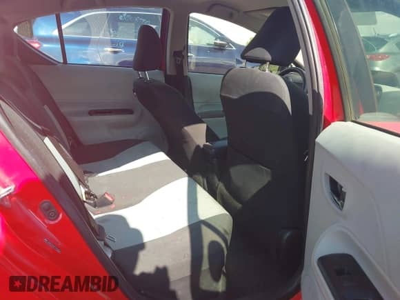 2012 Toyota Prius One z VIN JTDKDTB30C1507016, wystawiony jako IAAI lot #43082043 z przebiegiem 202 077 mil mil oraz . Historia ofert i sprzedaży dostępna na DreamBid. Obrazek 8.