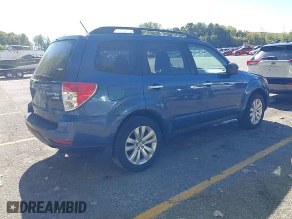 2012 Subaru Forester X Premium z VIN JF2SHACC8CH466036, wystawiony jako IAAI lot #43352225 z przebiegiem 153 270 mil mil oraz . Historia ofert i sprzedaży dostępna na DreamBid. Obrazek 4.