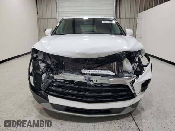 2025 Chevrolet Blazer LT z VIN 3GNKBCR4XSS173635, wystawiony jako Copart lot #89838315 z przebiegiem 8 911 mil mil oraz Czysty tytuł • Clean title. Historia ofert i sprzedaży dostępna na DreamBid. Obrazek 5.