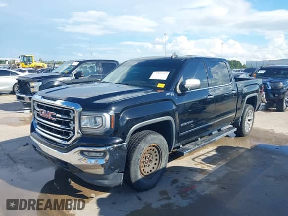 2017 GMC Sierra 1500 SLT z VIN 3GTU2NEC1HG180642, wystawiony jako IAAI lot #43290209 z przebiegiem 137 676 mil mil oraz . Historia ofert i sprzedaży dostępna na DreamBid. Obrazek 18.