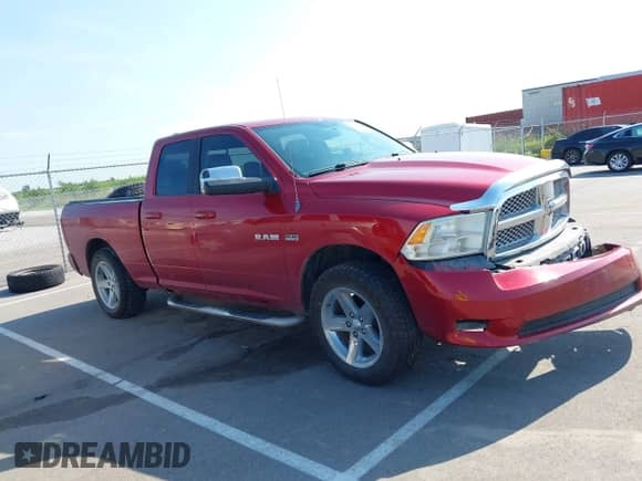 2009 Dodge 1500 SLT z VIN 1D3HV18T59S724011, wystawiony jako IAAI lot #42747656 z przebiegiem 154 039 mil mil oraz . Historia ofert i sprzedaży dostępna na DreamBid. Obrazek 14.