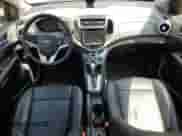 2018 Chevrolet Sonic Premier z VIN 1G1JF5SB2J4136521, wystawiony jako Copart lot #65072675 z przebiegiem 100 495 mil mil oraz Szkoda całkowita • Salvage title. Historia ofert i sprzedaży dostępna na DreamBid. Obrazek 8.