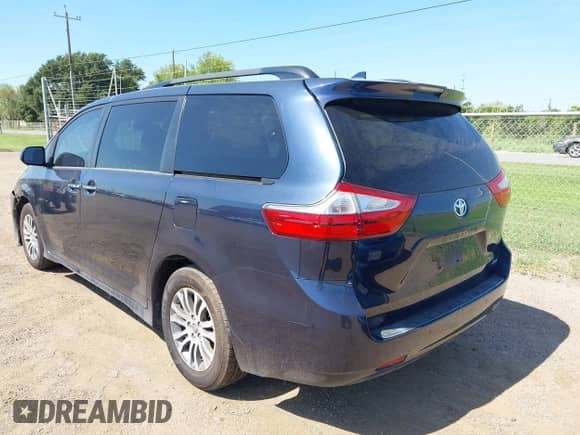 2018 Toyota Sienna XLE with VIN 5TDYZ3DC1JS961218, listed as a IAAI auction lot 42660866 with 183,566 mi miles and . Bid and sale history available at DreamBid. Image 3.