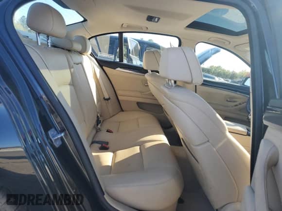 2014 BMW 5 Series 550i xDrive с VIN WBAKP9C59ED693440, выставлен на аукционе Copart как лот 82652705 с пробегом 116 007 миль миль и Чистый • Clean title. История ставок и продаж доступна на DreamBid. Изображение 10.