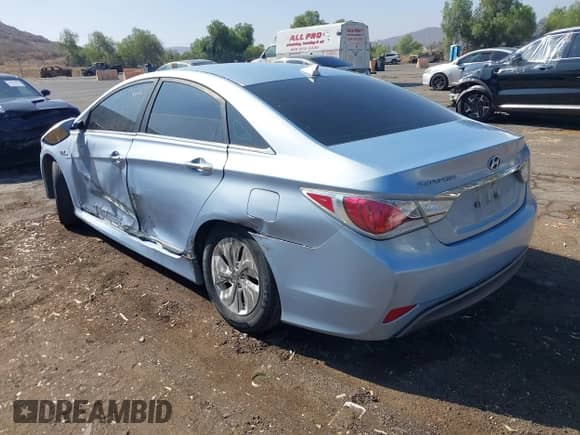 2014 Hyundai Sonata z VIN KMHEC4A43EA108390, wystawiony jako IAAI lot #42842182 z przebiegiem 94 949 mil mil oraz . Historia ofert i sprzedaży dostępna na DreamBid. Obrazek 3.