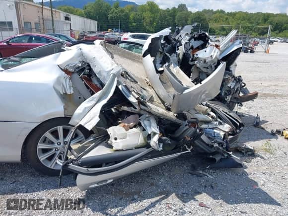 2013 Toyota Camry LE z VIN 4T1BD1FK5DU096620, wystawiony jako IAAI lot #43070799 z przebiegiem Nie podano mil oraz . Historia ofert i sprzedaży dostępna na DreamBid. Obrazek 21.