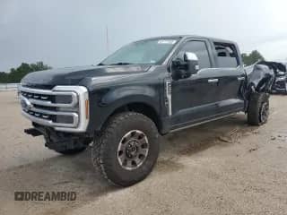 2024 Ford F-250 XL z VIN 1FT8W2BNXREC18520, wystawiony jako Copart lot #65777985 z przebiegiem 40 949 mil mil oraz Szkoda całkowita • Salvage title. Historia ofert i sprzedaży dostępna na DreamBid. Obrazek 1.