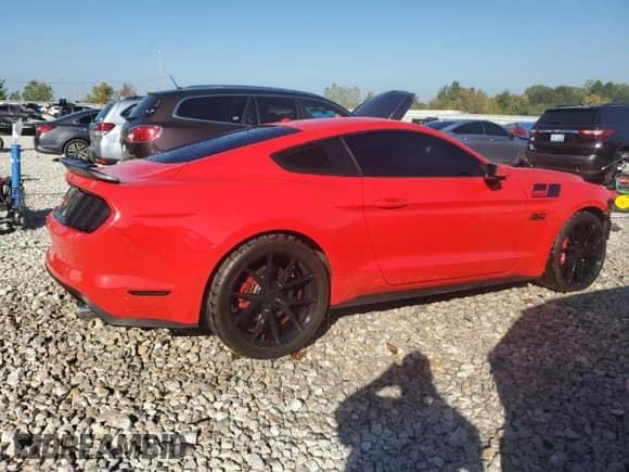 2015 Ford Mustang GT z VIN 1FA6P8CF8F5427545, wystawiony jako Copart lot #83837725 z przebiegiem 81 898 mil mil oraz Czysty tytuł • Clean title. Historia ofert i sprzedaży dostępna na DreamBid. Obrazek 3.