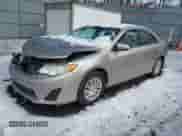 2013 Toyota Camry LE z VIN 4T1BD1FK6DU095847, wystawiony jako IAAI lot #41456690 z przebiegiem 72 984 mil mil oraz . Historia ofert i sprzedaży dostępna na DreamBid. Obrazek 17.