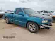 2002 Chevrolet Silverado 1500 z VIN 1GCEC14W22Z220823, wystawiony jako Copart lot #65223415 z przebiegiem 263 709 mil mil oraz Szkoda całkowita • Salvage title. Historia ofert i sprzedaży dostępna na DreamBid. Obrazek 4.