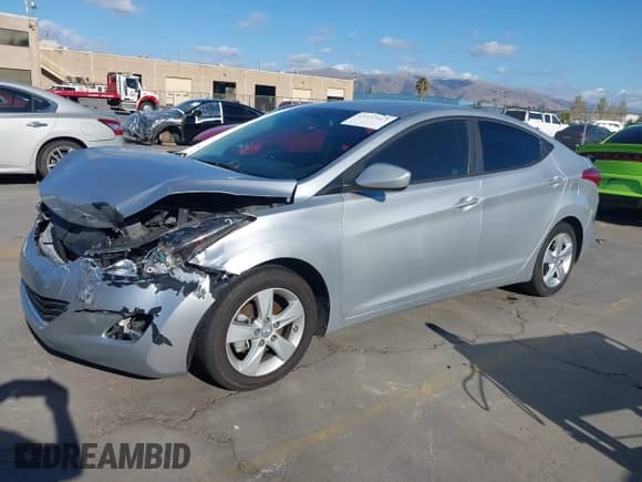 2013 Hyundai Elantra GLS z VIN 5NPDH4AEXDH290770, wystawiony jako IAAI lot #43337517 z przebiegiem 99 331 mil mil oraz . Historia ofert i sprzedaży dostępna na DreamBid. Obrazek 17.