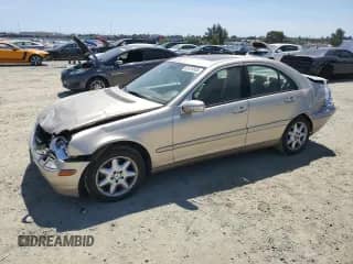 2003 Mercedes-Benz C 320 z VIN WDBRF84J83F365615, wystawiony jako Copart lot #62419505 z przebiegiem 228 798 mil mil oraz Szkoda całkowita • Salvage title. Historia ofert i sprzedaży dostępna na DreamBid. Obrazek 1.