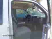 2023 Chevrolet Express Cargo z VIN 1GCWGBFP1P1119444, wystawiony jako IAAI lot #41401290 z przebiegiem 48 653 mil mil oraz . Historia ofert i sprzedaży dostępna na DreamBid. Obrazek 5.