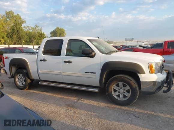 2011 GMC Sierra 1500 SLE z VIN 3GTP2VE35BG224680, wystawiony jako IAAI lot #43356809 z przebiegiem 744 412 mil mil oraz . Historia ofert i sprzedaży dostępna na DreamBid. Obrazek 13.