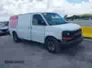 2007 Chevrolet Express Cargo z VIN 1GCGG25V071186234, wystawiony jako IAAI lot #42680616 z przebiegiem 358 942 mil mil oraz . Historia ofert i sprzedaży dostępna na DreamBid. Obrazek 1.