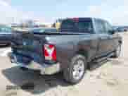 2018 Ram 1500 Big Horn z VIN 1C6RR7GT4JS199346, wystawiony jako IAAI lot #42424832 z przebiegiem 125 858 mil mil oraz . Historia ofert i sprzedaży dostępna na DreamBid. Obrazek 4.