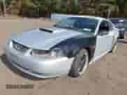 2002 Ford Mustang GT Deluxe z VIN 1FAFP42XX2F223692, wystawiony jako IAAI lot #43545511 z przebiegiem 108 174 mil mil oraz . Historia ofert i sprzedaży dostępna na DreamBid. Obrazek 2.