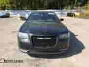 2018 Chrysler 300 S с VIN 2C3CCAGG8JH276070, выставлен на аукционе Copart как лот 80623025 с пробегом 221 796 миль миль и Чистый • Clean title. История ставок и продаж доступна на DreamBid. Изображение 5.