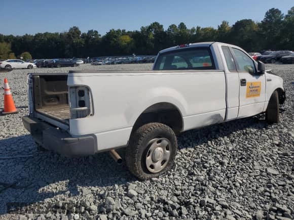 2005 Ford F-150 XL z VIN 1FTRF12275NA49880, wystawiony jako Copart lot #70466425 z przebiegiem Nie podano mil oraz Szkoda całkowita • Salvage title. Historia ofert i sprzedaży dostępna na DreamBid. Obrazek 3.