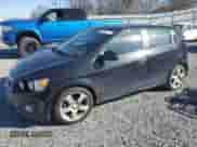2016 Chevrolet Sonic LTZ z VIN 1G1JE6SB4G4143097, wystawiony jako Copart lot #48579175 z przebiegiem 89 226 mil mil oraz Czysty tytuł • Clean title. Historia ofert i sprzedaży dostępna na DreamBid. Obrazek 1.