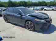 2018 Toyota Camry XSE z VIN 4T1BZ1HK3JU504302, wystawiony jako Copart lot #56236995 z przebiegiem 176 101 mil mil oraz Szkoda całkowita • Salvage title. Historia ofert i sprzedaży dostępna na DreamBid. Obrazek 4.