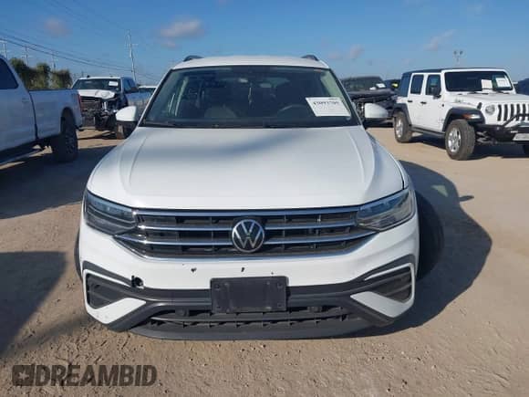 2023 Volkswagen Tiguan S с VIN 3VVRB7AX1PM118217, выставлен на аукционе IAAI как лот 43093705 с пробегом 45 542 миль миль и . История ставок и продаж доступна на DreamBid. Изображение 12.