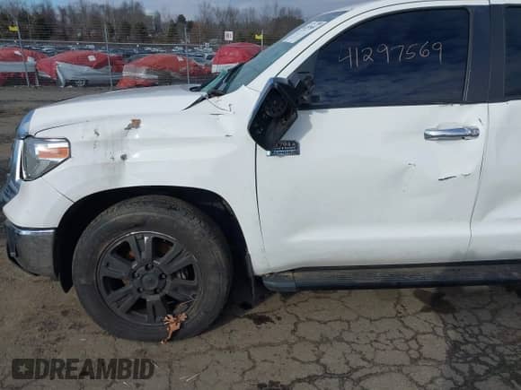 2019 Toyota Tundra SR5 с VIN 5TFAY5F13KX841010, выставлен на аукционе IAAI как лот 41297569 с пробегом 53 169 миль миль и . История ставок и продаж доступна на DreamBid. Изображение 17.