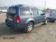 2005 Nissan Pathfinder LE z VIN 5N1AR18UX5C745525, wystawiony jako IAAI lot #42041750 z przebiegiem 258 684 mil mil oraz . Historia ofert i sprzedaży dostępna na DreamBid. Obrazek 4.