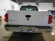 2005 Dodge Dakota SLT z VIN 1D7HW48K15S245809, wystawiony jako Copart lot #76278454 z przebiegiem 213 993 mil mil oraz Czysty tytuł • Clean title. Historia ofert i sprzedaży dostępna na DreamBid. Obrazek 6.