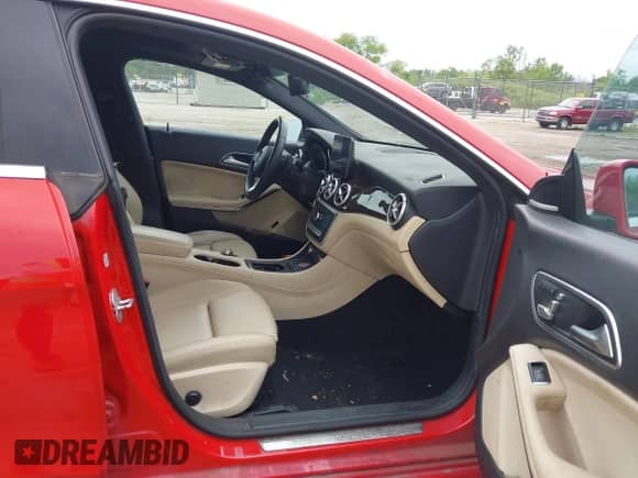 2017 Mercedes-Benz CLA 250 с VIN WDDSJ4EB2HN466301, выставлен на аукционе IAAI как лот 42523750 с пробегом 55 719 миль миль и . История ставок и продаж доступна на DreamBid. Изображение 5.