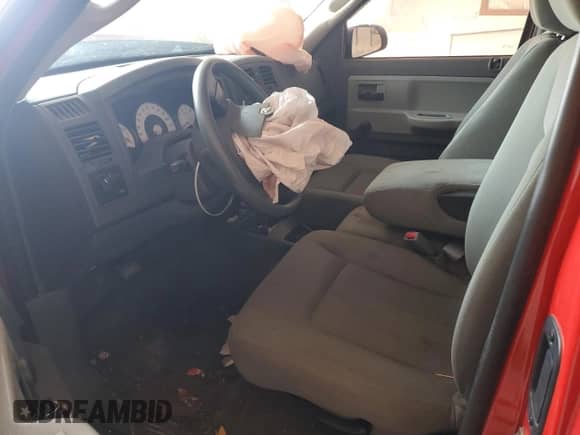 2006 Dodge Dakota ST с VIN 1D7HE22K36S708972, выставлен на аукционе Copart как лот 64453625 с пробегом Не указан миль и Списание • Salvage title. История ставок и продаж доступна на DreamBid. Изображение 7.