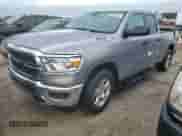 2023 Ram 1500 Big Horn z VIN 1C6RREBG3PN573970, wystawiony jako Copart lot #76163154 z przebiegiem 4 318 mil mil oraz Nie do naprawy • Non repairable. Historia ofert i sprzedaży dostępna na DreamBid. Obrazek 1.