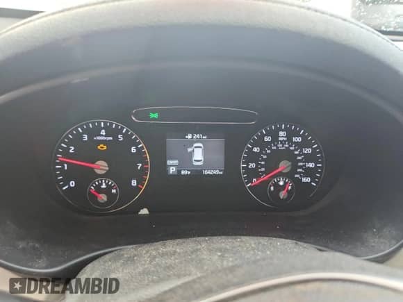 2019 Kia Sorento L z VIN 5XYPG4A30KG506113, wystawiony jako Copart lot #81093535 z przebiegiem 164 249 mil mil oraz Czysty tytuł • Clean title. Historia ofert i sprzedaży dostępna na DreamBid. Obrazek 9.