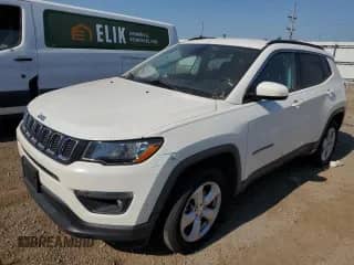 2020 Jeep Compass Latitude z VIN 3C4NJDBB5LT105021, wystawiony jako Copart lot #67738385 z przebiegiem 67 173 mil mil oraz Szkoda całkowita • Salvage title. Historia ofert i sprzedaży dostępna na DreamBid. Obrazek 1.