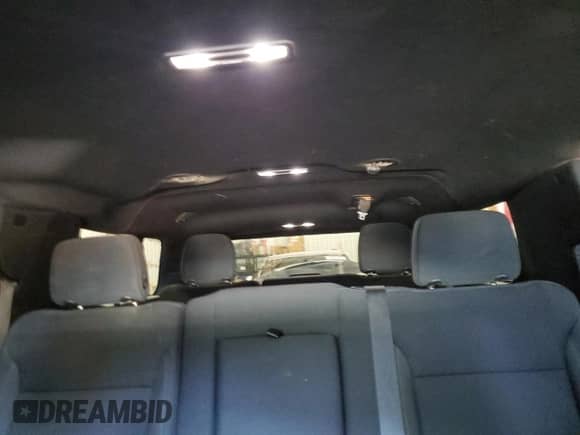 2023 Chevrolet Suburban LS z VIN 1GNSKBKD8PR199472, wystawiony jako Copart lot #55752435 z przebiegiem 115 106 mil mil oraz Szkoda całkowita • Salvage title. Historia ofert i sprzedaży dostępna na DreamBid. Obrazek 10.