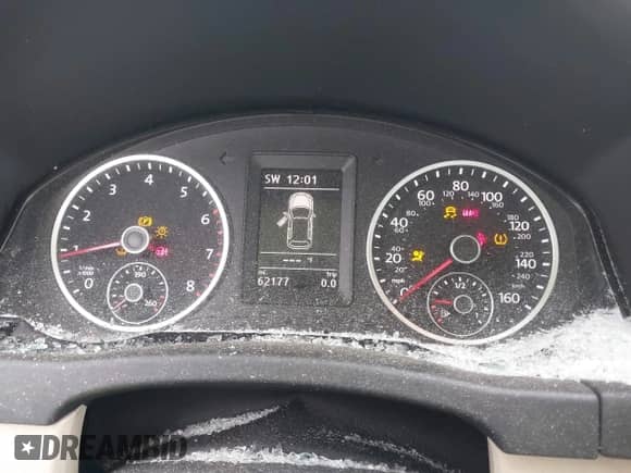 2017 Volkswagen Tiguan Wolfsburg Edition with VIN WVGSV7AX7HK007652, listed as a IAAI auction lot 42334750 with 62,177 mi miles and . Bid and sale history available at DreamBid. Image 7.