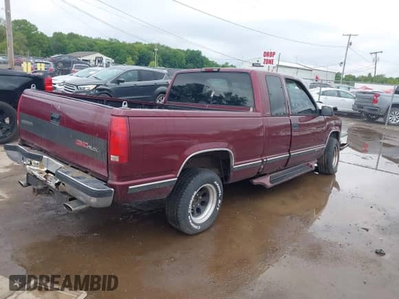 1997 GMC Sierra 1500 с VIN 2GTEC19R1V1533913, выставлен на аукционе IAAI как лот 42355146 с пробегом Не указан миль и . История ставок и продаж доступна на DreamBid. Изображение 4.