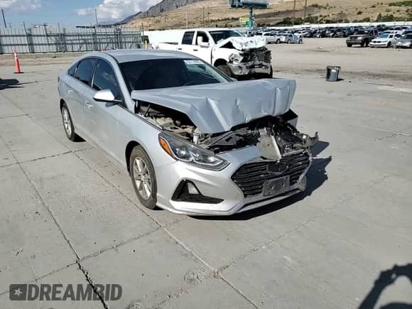 2019 Hyundai Sonata SE с VIN 5NPE24AF8KH787957, выставлен на аукционе Copart как лот 82114095 с пробегом 130 526 миль миль и Списание • Salvage title. История ставок и продаж доступна на DreamBid. Изображение 13.