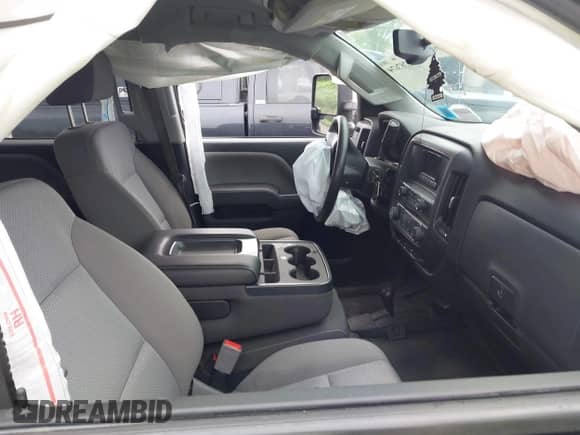 2015 Chevrolet Silverado 2500HD Work Truck z VIN 1GC1KUEG5FF607254, wystawiony jako IAAI lot #42287674 z przebiegiem 105 845 mil mil oraz . Historia ofert i sprzedaży dostępna na DreamBid. Obrazek 5.