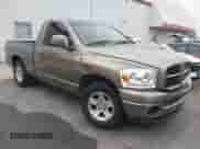 2007 Dodge 1500 SLT z VIN 1D7HA16P27J567637, wystawiony jako IAAI lot #42122423 z przebiegiem 230 111 mil mil oraz . Historia ofert i sprzedaży dostępna na DreamBid. Obrazek 1.