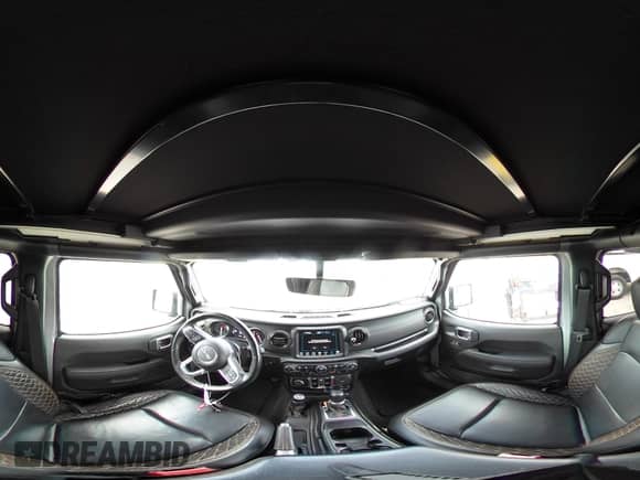 2021 Jeep Wrangler Unlimited Sahara z VIN 1C4JJXP67MW686559, wystawiony jako IAAI lot #42560577 z przebiegiem 43 902 mil mil oraz . Historia ofert i sprzedaży dostępna na DreamBid. Obrazek 19.