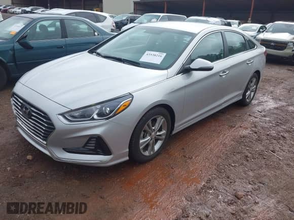 2018 Hyundai Sonata Limited с VIN 5NPE34AF0JH610007, выставлен на аукционе IAAI как лот 43538216 с пробегом 105 307 миль миль и . История ставок и продаж доступна на DreamBid. Изображение 2.