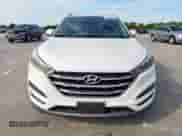 2016 Hyundai Tucson Sport z VIN KM8J33A26GU043513, wystawiony jako Copart lot #84582175 z przebiegiem 125 065 mil mil oraz Czysty tytuł • Clean title. Historia ofert i sprzedaży dostępna na DreamBid. Obrazek 5.