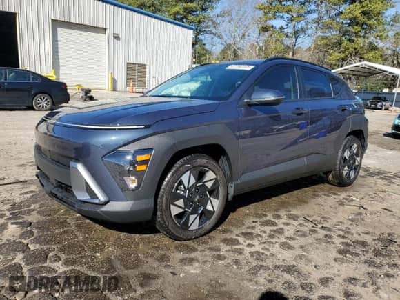 2025 Hyundai Kona SEL Convenience z VIN KM8HC3AB9SU205142, wystawiony jako Copart lot #47798105 z przebiegiem 4 372 mil mil oraz Szkoda całkowita • Salvage title. Historia ofert i sprzedaży dostępna na DreamBid. Obrazek 1.