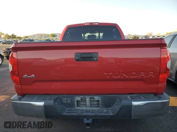 2016 Toyota Tundra SR5 с VIN 5TFUW5F14GX571537, выставлен на аукционе Copart как лот 82139135 с пробегом 103 385 миль миль и Списание • Salvage title. История ставок и продаж доступна на DreamBid. Изображение 6.