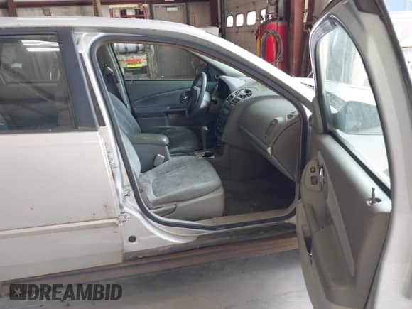 2005 Chevrolet Malibu Maxx LS z VIN 1G1ZT64845F206307, wystawiony jako IAAI lot #42616191 z przebiegiem 193 182 mil mil oraz . Historia ofert i sprzedaży dostępna na DreamBid. Obrazek 5.