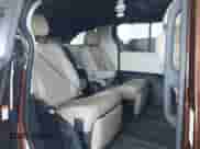 2023 Toyota Sienna Limited z VIN 5TDZRKEC8PS167242, wystawiony jako IAAI lot #42967039 z przebiegiem 30 352 mil mil oraz . Historia ofert i sprzedaży dostępna na DreamBid. Obrazek 8.